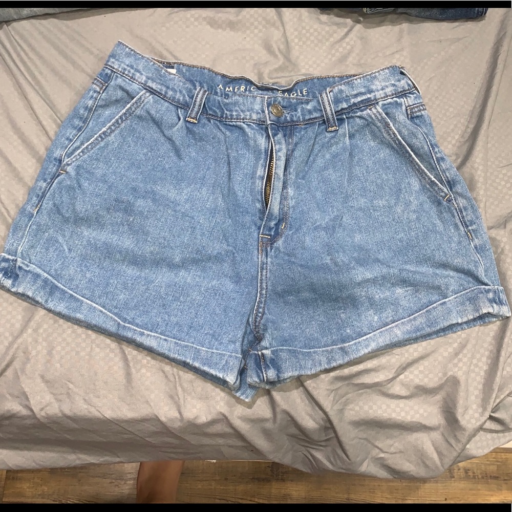 American Eagle Mom Short